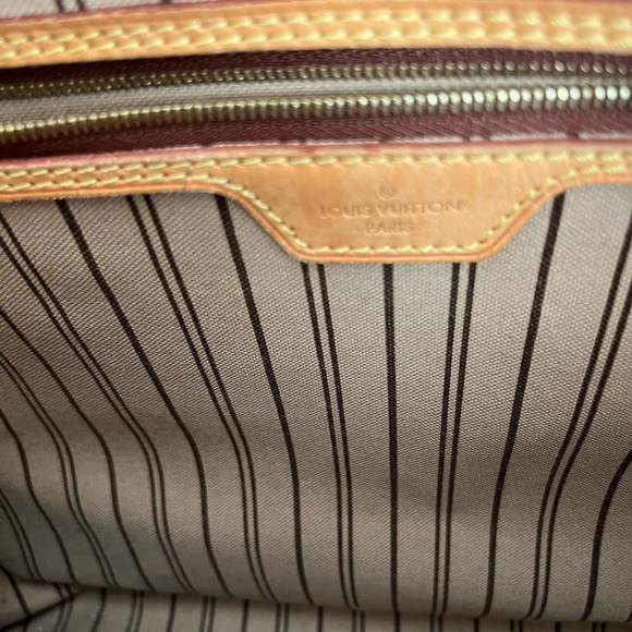 Authentic Louis Vuitton Monogrammed Bag - Large Tote - Picture 4 of 9